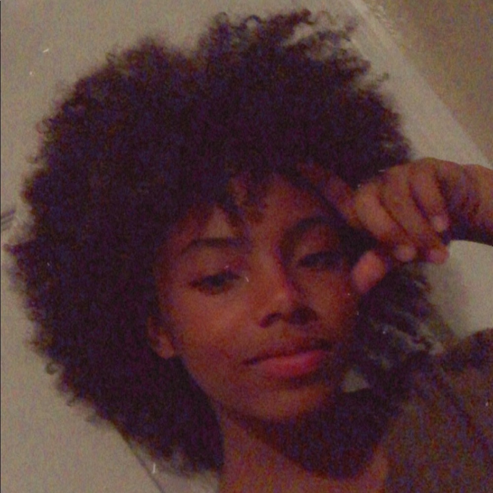 Meet your Posher, Anyla